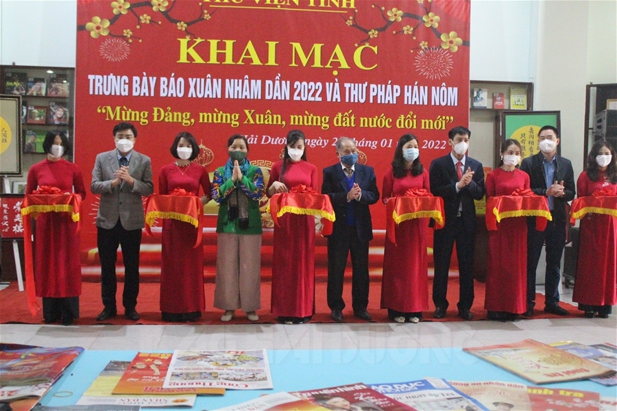 Khai mạc triển lãm thư pháp Hán Nôm và trưng bày báo xuân Nhâm Dần 2022